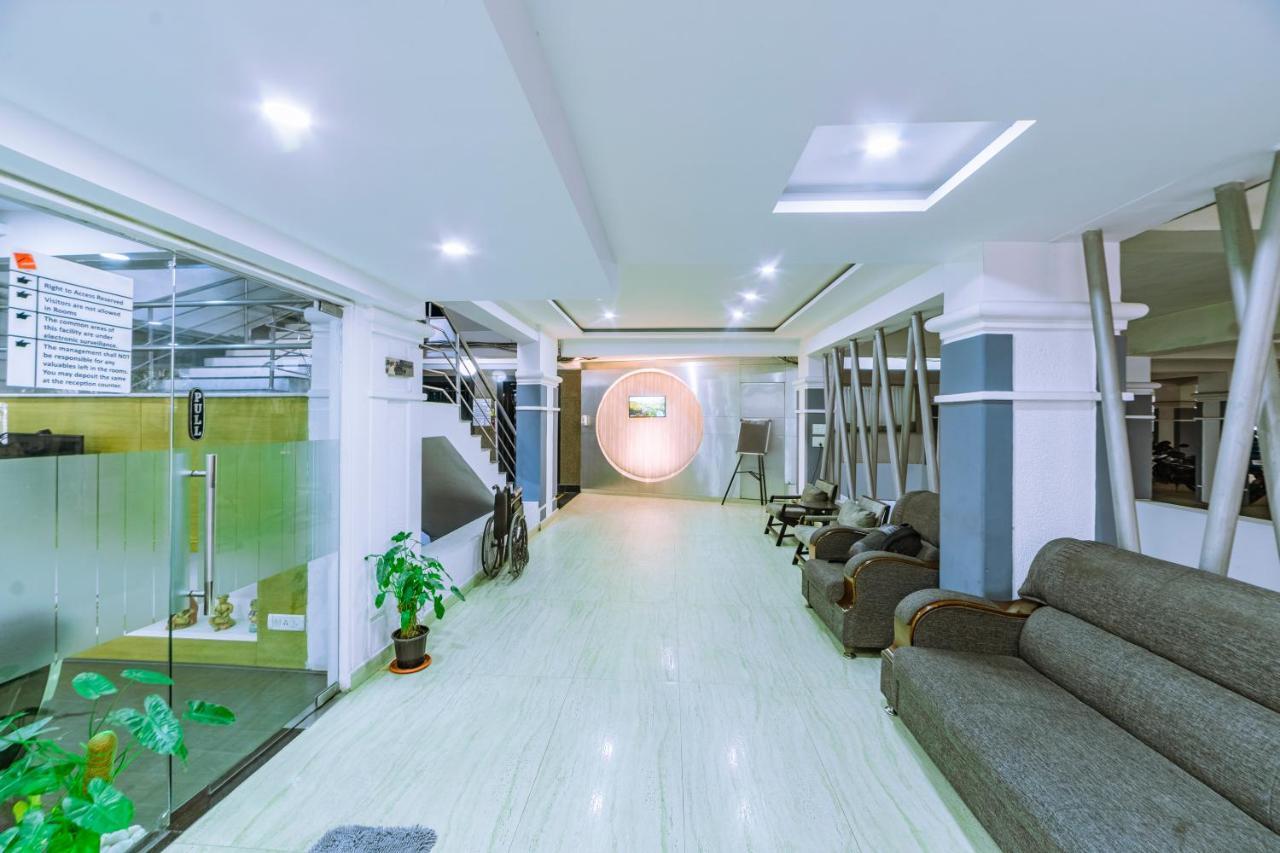 Hotel Athome , Whitefields, Kondapur Hyderabad Exteriör bild