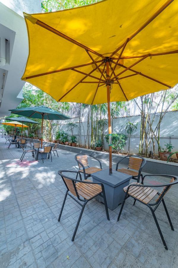Hotel Athome , Whitefields, Kondapur Hyderabad Exteriör bild