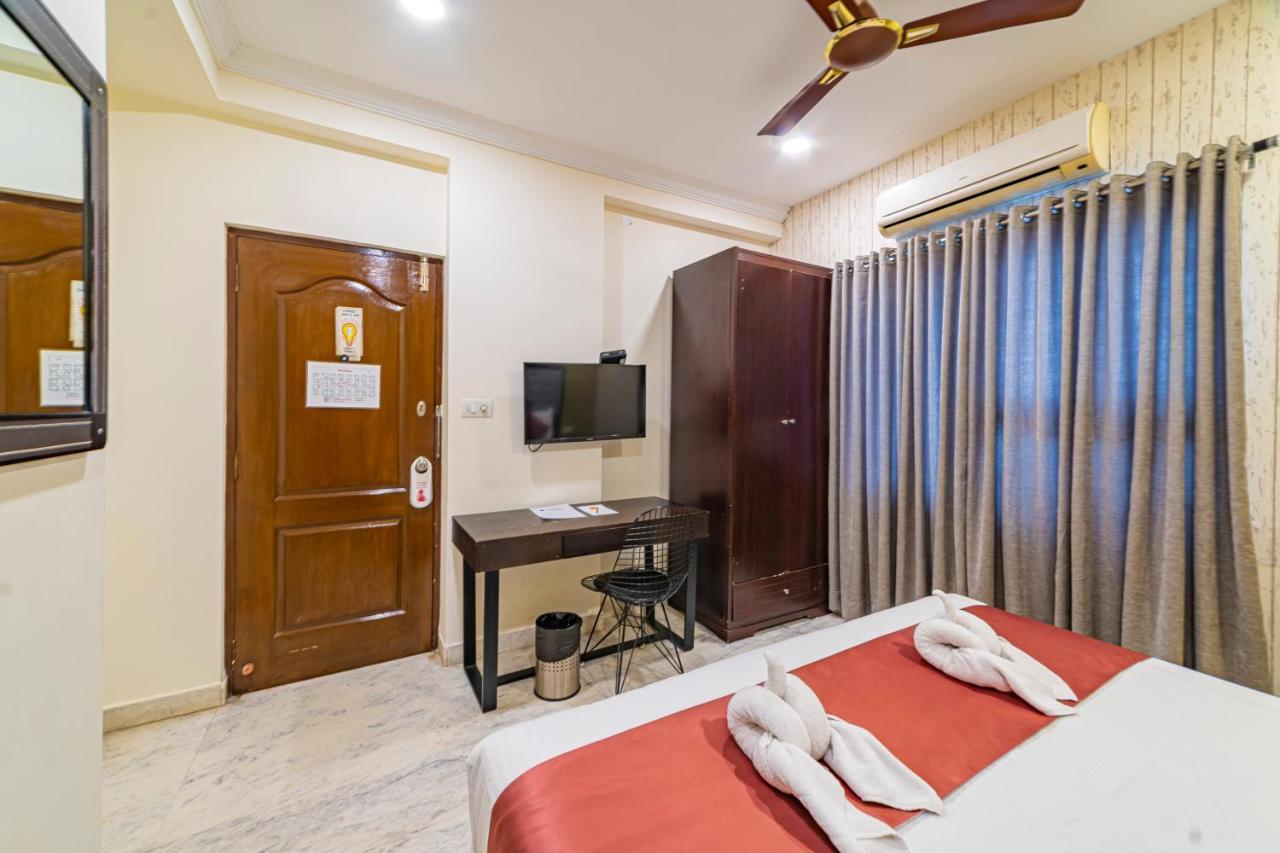 Hotel Athome , Whitefields, Kondapur Hyderabad Exteriör bild