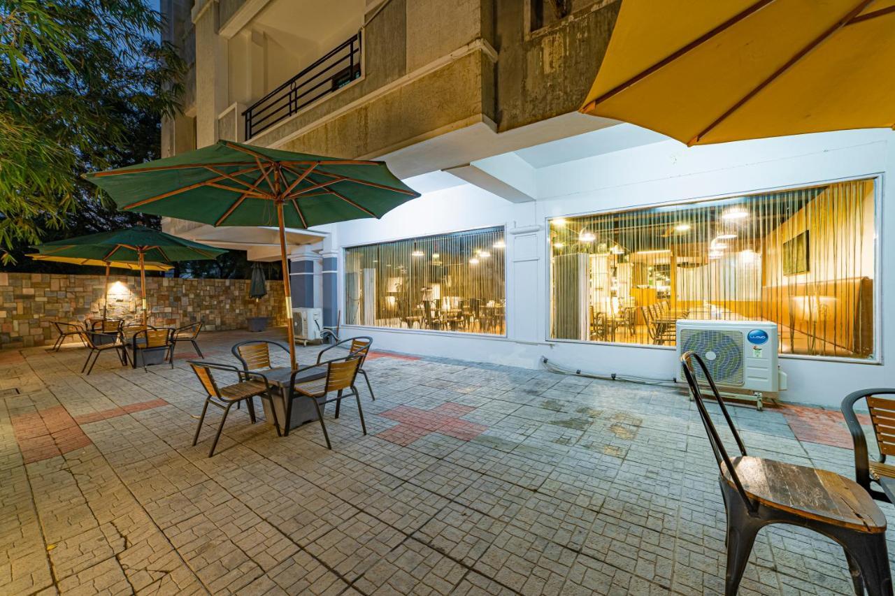 Hotel Athome , Whitefields, Kondapur Hyderabad Exteriör bild